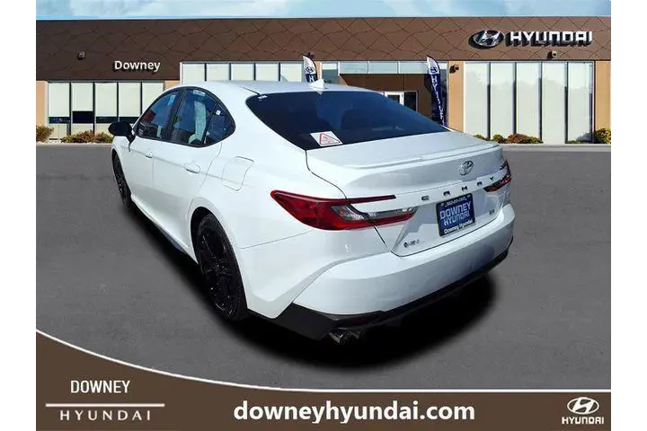 $29593 : Toyota Camry 2025 SE 4dr Sed image 5