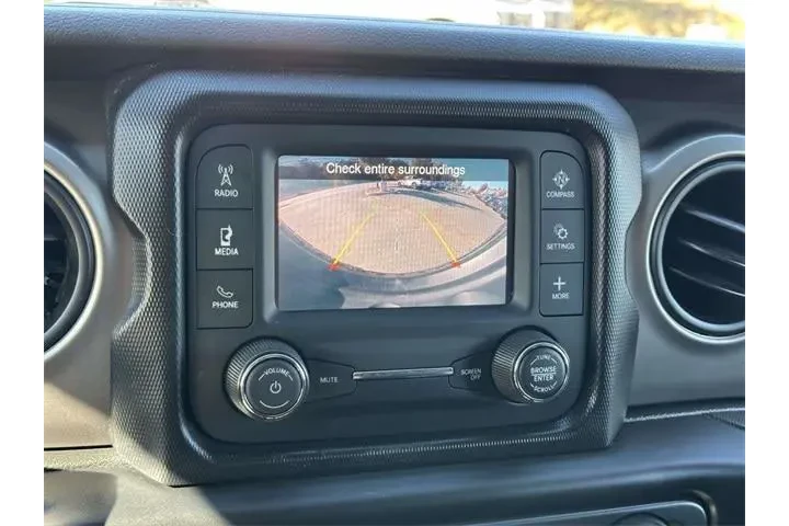 $23499 : Jeep Wrangler Unlimited 2020 image 10