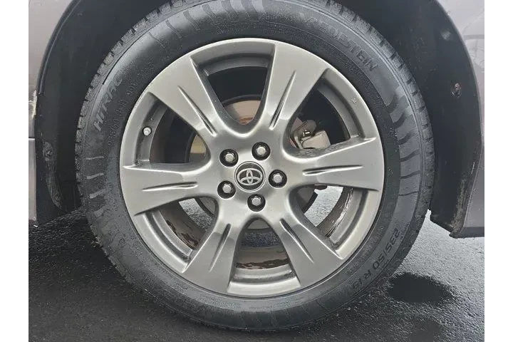 $29995 : Toyota Sienna 2020 SE 8-Pass image 6