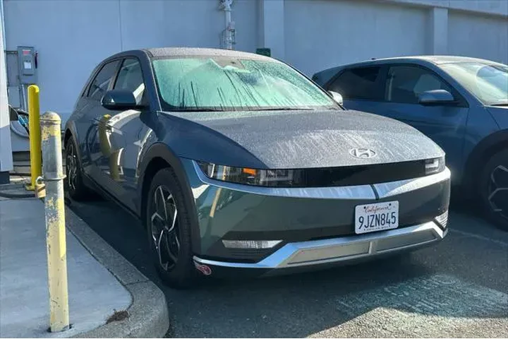 $25690 : Hyundai IONIQ 5 2024 SEL 4dr image 2