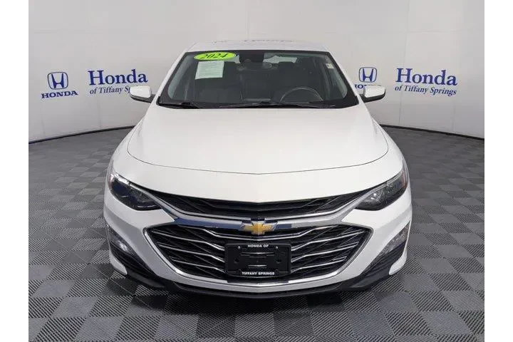 $18575 : Chevrolet Malibu 2023 LT 4dr image 2