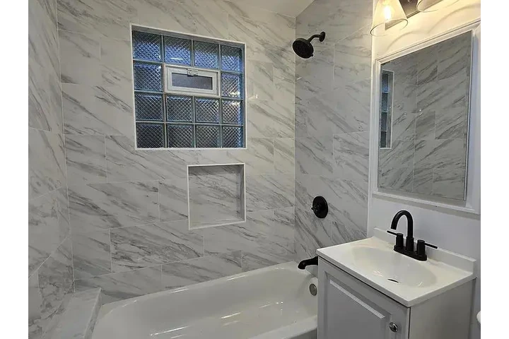 $1050 : Encantadora de 3 dormitorios image 7