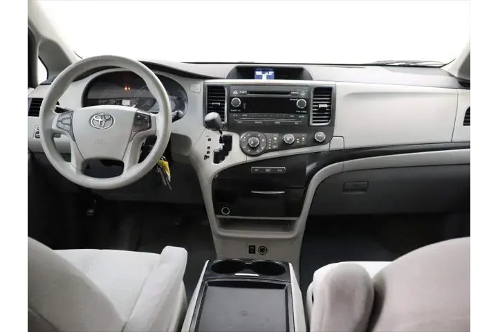 $10599 : Toyota Sienna 2011 LE 8-Pass image 6