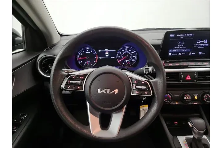 $17998 : Kia Forte 2024 LXS 4dr Sedan image 10