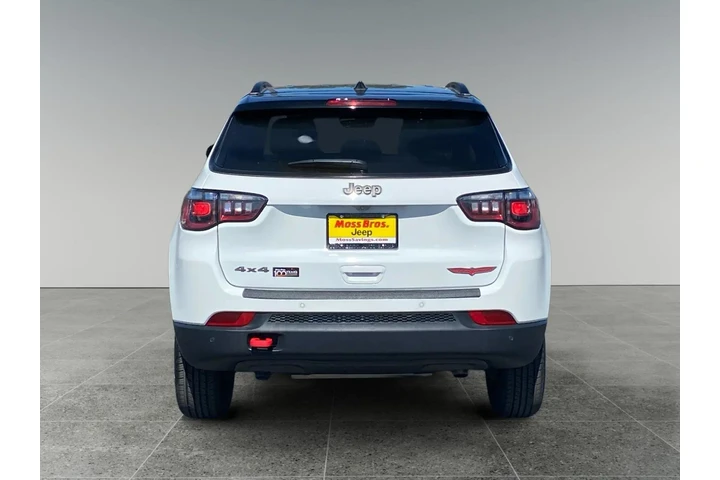 $30986 : Jeep Compass 2024 4x4 Trailh image 4