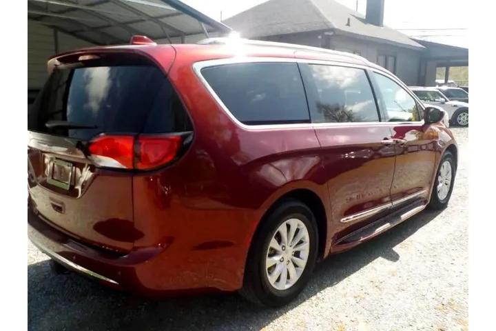 $13774 : 2018 Pacifica Touring-L FWD image 5