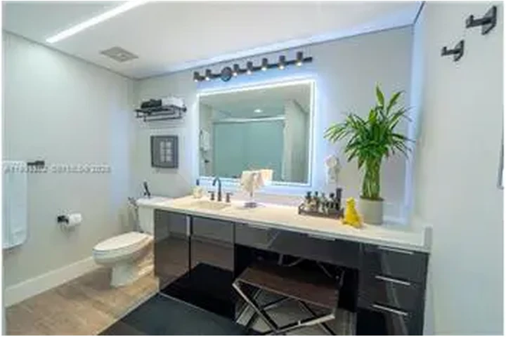 $2600 : Rental property with 1 bedro image 6