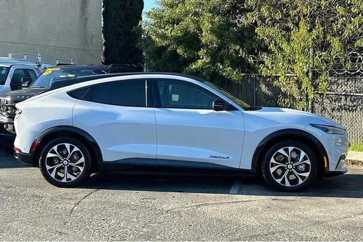 $26888 : Ford Mustang Mach-E 2023 Pre image 7