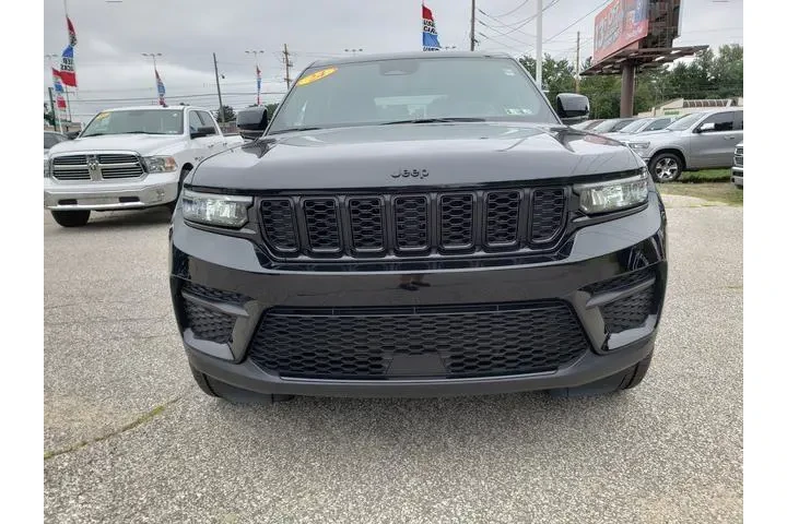 $38860 : Jeep Grand Cherokee 2024 4x4 image 2