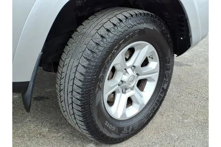 $20416 : Toyota 4Runner 2018 4x4 SR5 image 5