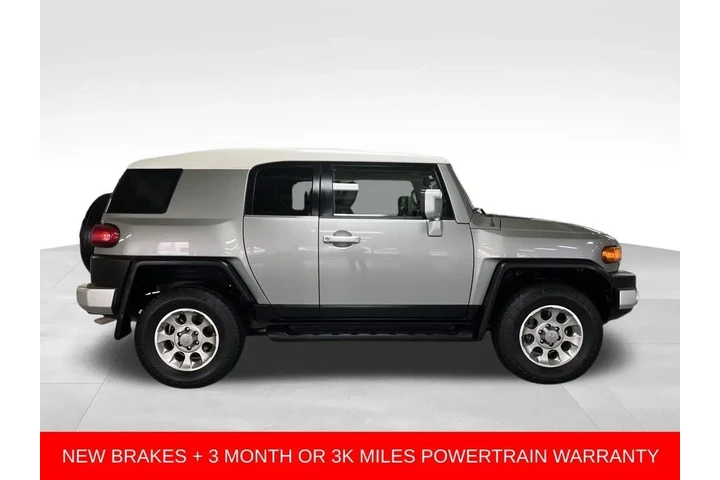 $28988 : 2012 FJ Cruiser 4WD 4dr Auto image 6