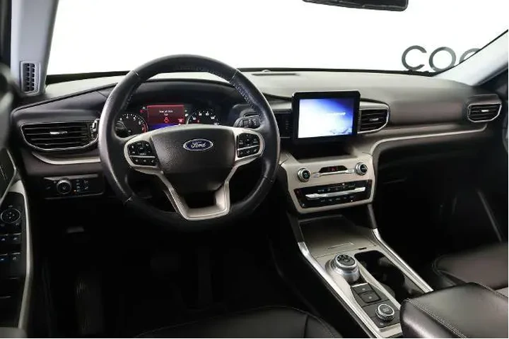 $31085 : Ford Explorer 2022 AWD XLT 4 image 2