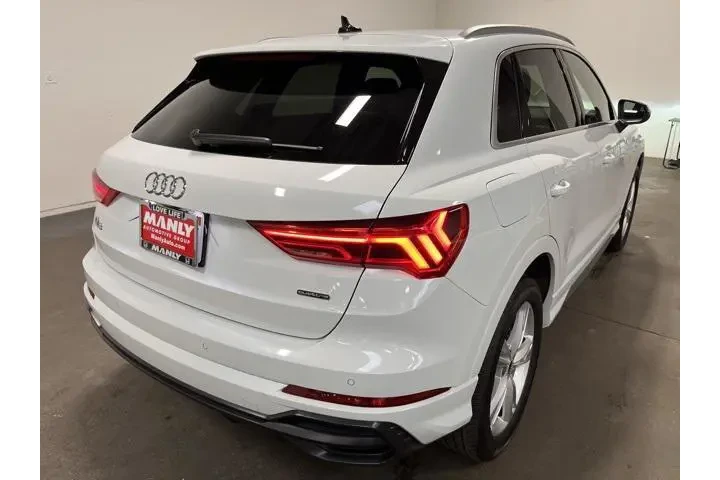 $28749 : Audi Q3 2022 AWD quattro S l image 3