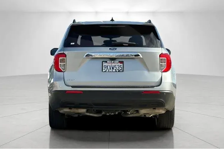 $30089 : Ford Explorer 2023 XLT 4dr S image 4