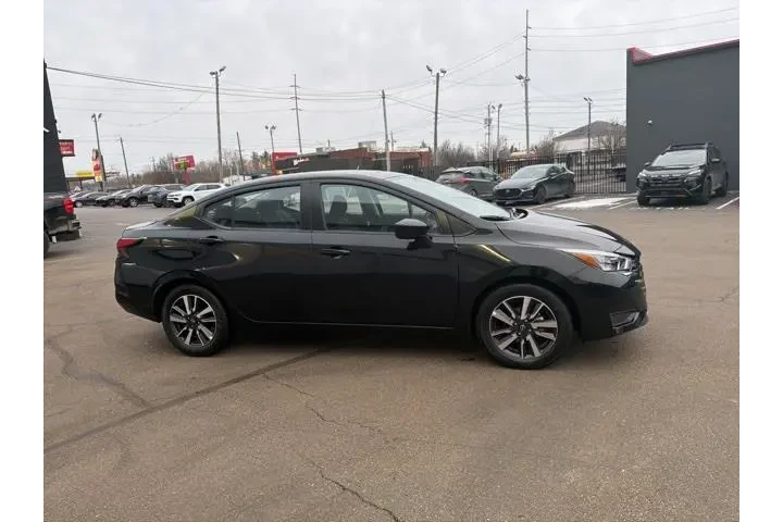 $18980 : Nissan Versa 2025 SV 4dr Sed image 3