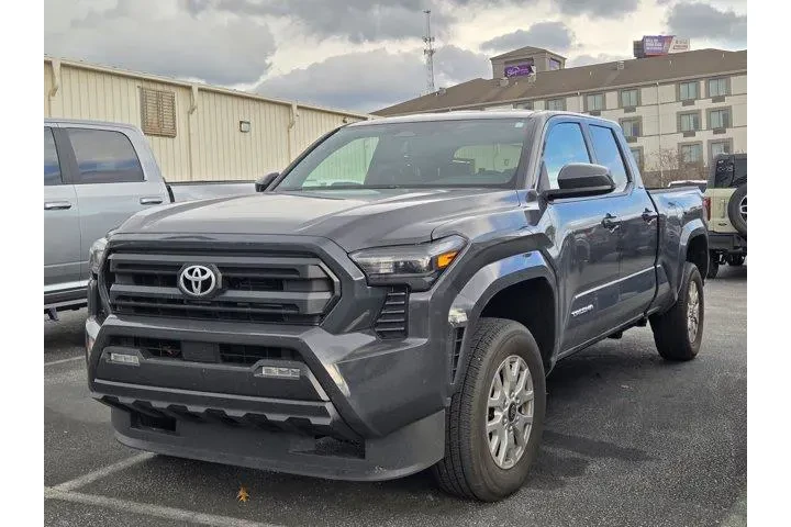 $33611 : Toyota Tacoma 2024 4x2 SR5 4 image 1