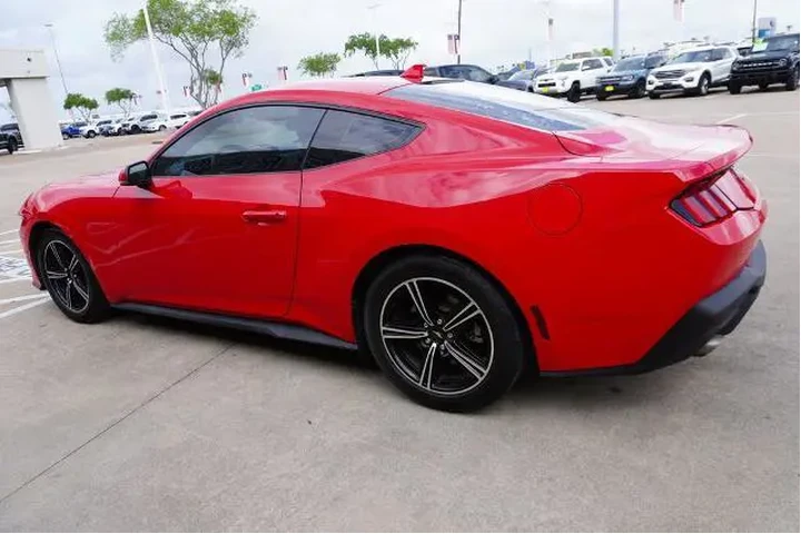 $33288 : Ford Mustang 2024 EcoBoost 2 image 4
