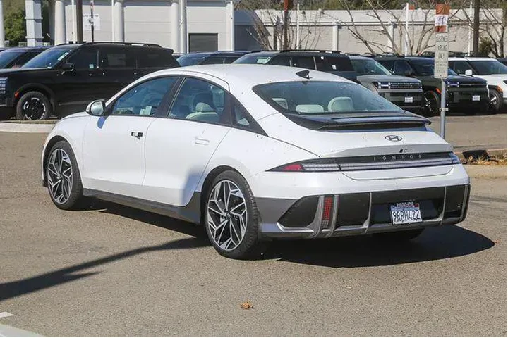 $33429 : Hyundai IONIQ 6 2025 SEL 4dr image 2