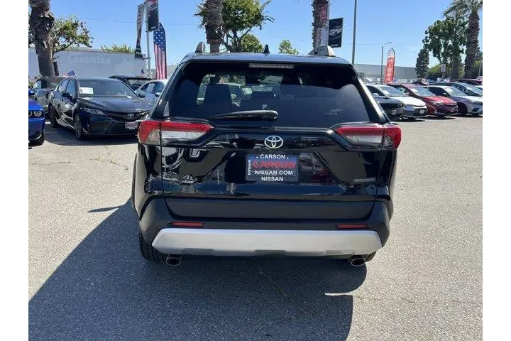 Toyota RAV4 2019 AWD Adventu image 5
