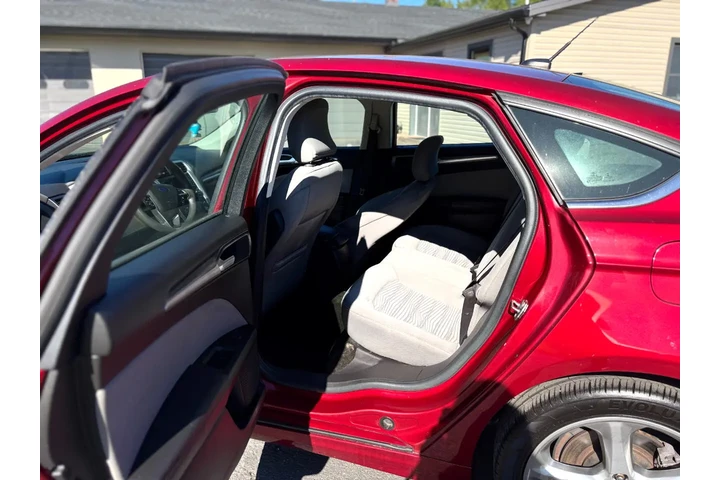 $9995 : 2016 Fusion image 6