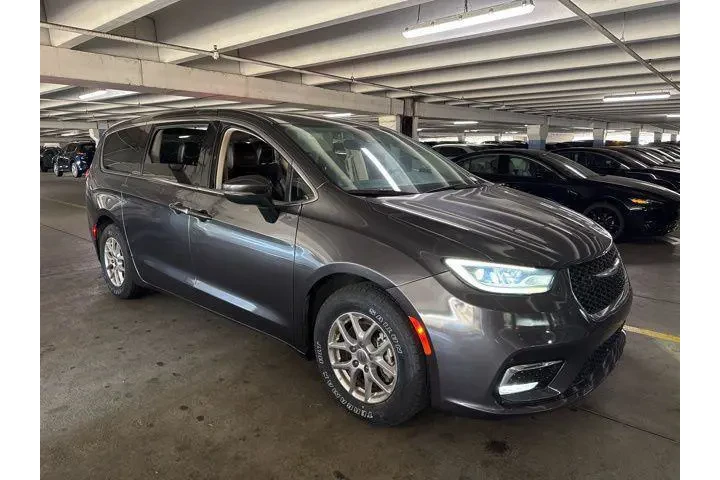 $21674 : Chrysler Pacifica 2023 Touri image 2