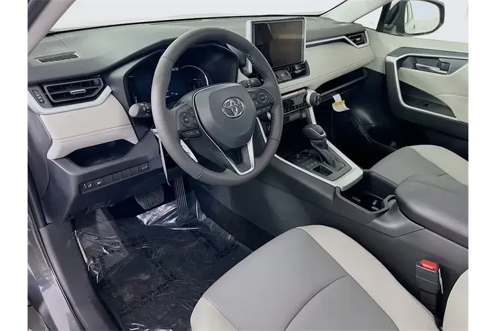 $39900 : Toyota RAV4 2025 AWD XLE Pre image 9