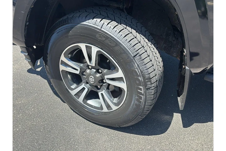 $30299 : Silver Certified 2018 Tacoma image 5