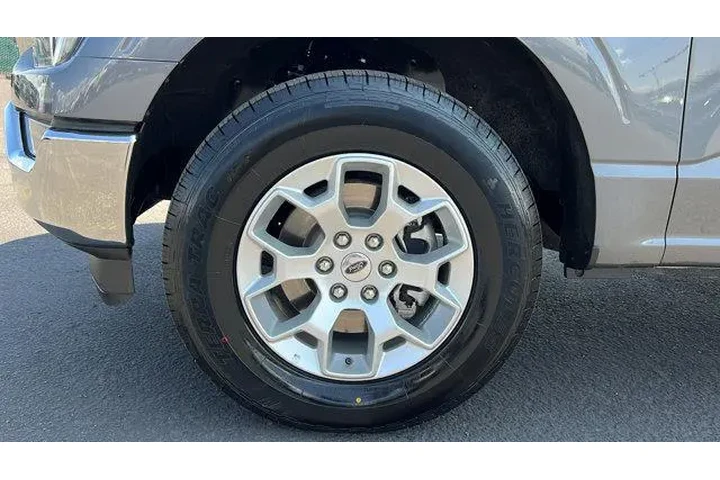 $37984 : Ford F-150 2023 4x4 XL 4dr S image 10