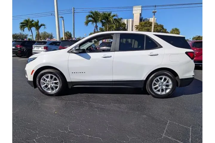 $20097 : Chevrolet Equinox 2024 LS 4d image 4