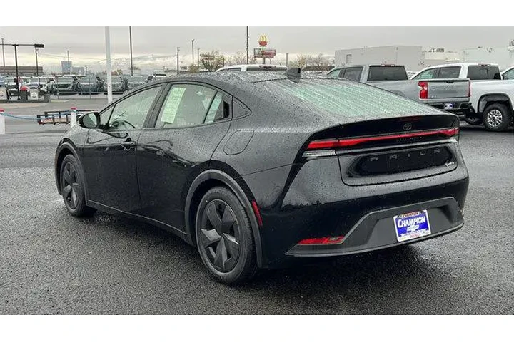 $29484 : Toyota Prius 2024 LE 4dr Hat image 7