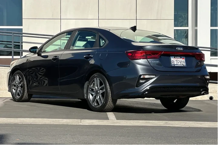 $13900 : Kia Forte 2019 S 4dr Sedan image 5