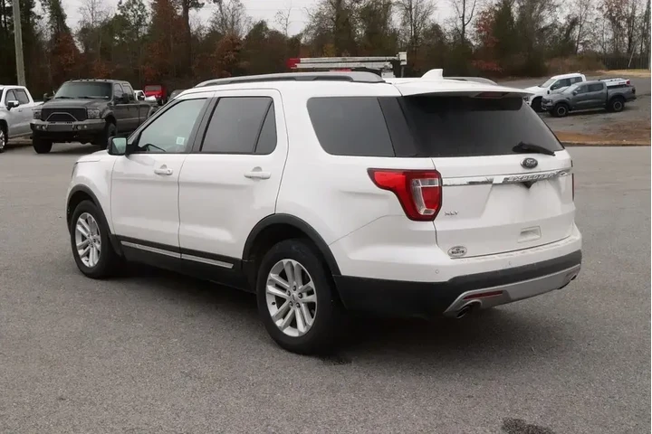 $15037 : Ford Explorer 2017 XLT 4dr S image 5