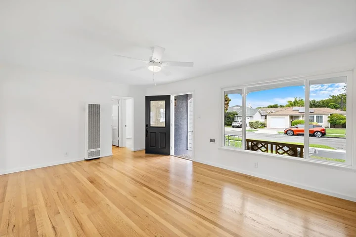 $1000 : Enjoy the tranquility of Home image 6