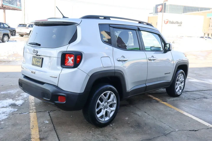 $14488 : 2017 Renegade Latitude 4x4 image 5