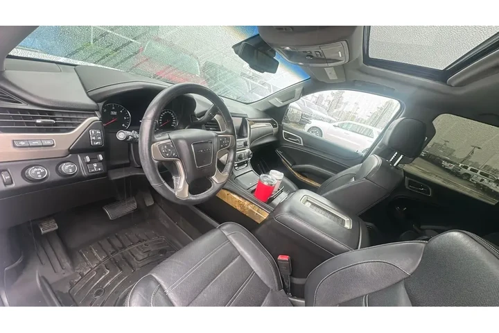 $29950 : GMC Yukon 2017 4x4 Denali 4d image 3