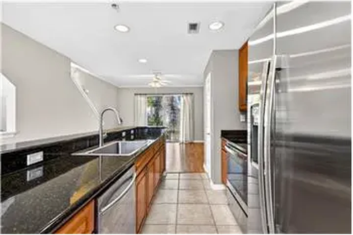 $2200 : Rental property with 2 bedro image 3