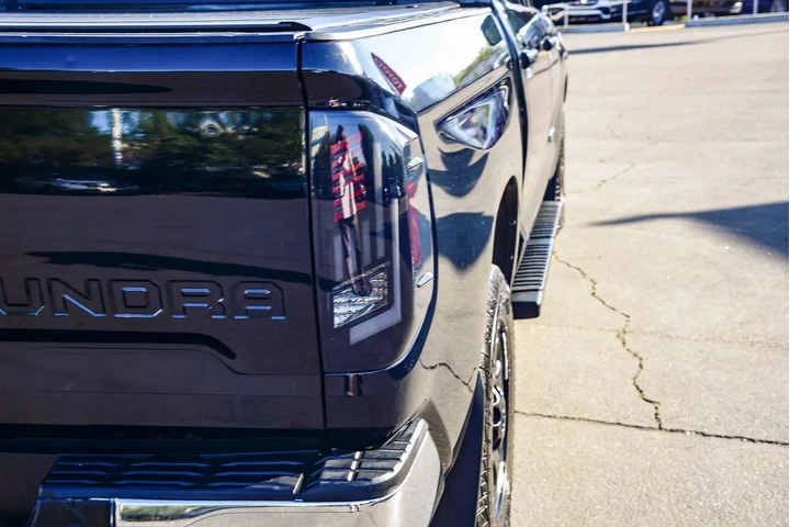 $29478 : Toyota Tundra 2018 4x2 SR5 4 image 8