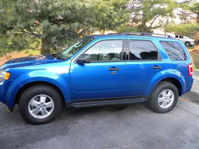 $3500 : 2011 FORD ESCAPE XLT SUV image 2
