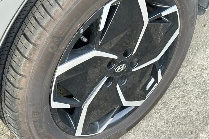 $30990 : Hyundai IONIQ 5 2024 Limited image 4