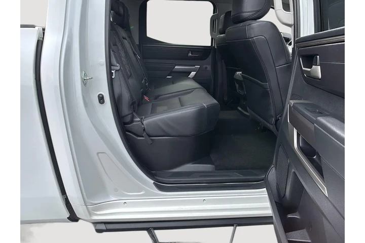 $40992 : 2022 Tundra SR5 image 10