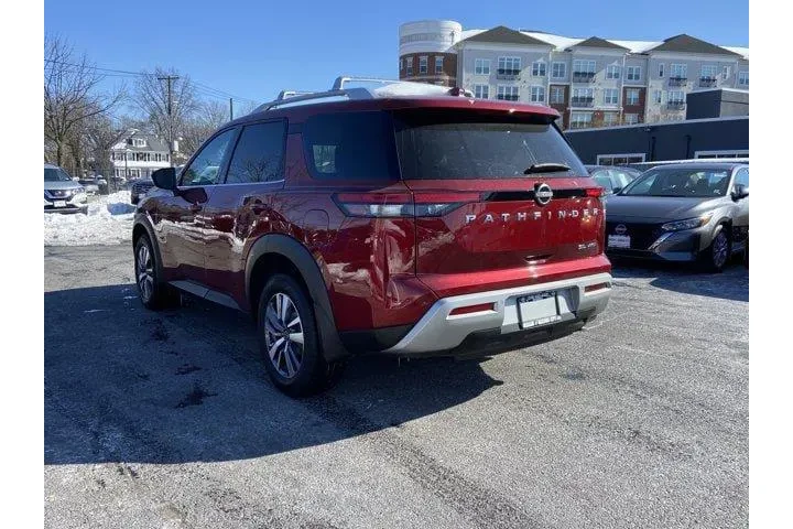 $29478 : Nissan Pathfinder 2024 AWD S image 6