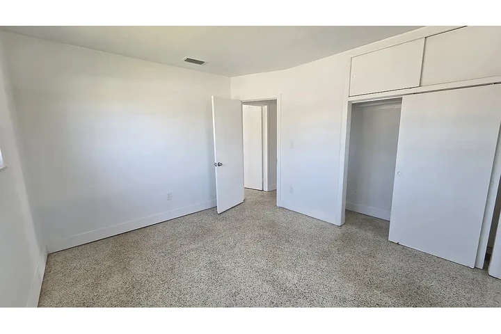 $1700 : 3 Recamaras 2 Baño Listo image 7