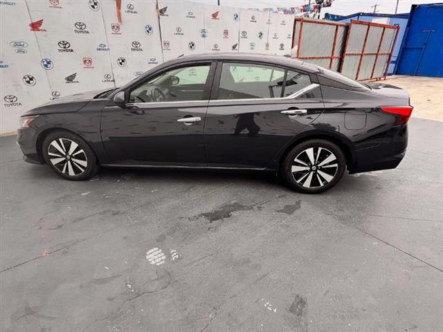 $18995 : Used 2021 Altima 2.5 SV Sedan image 6