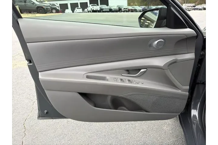 $19391 : Hyundai ELANTRA 2024 SE 4dr image 10