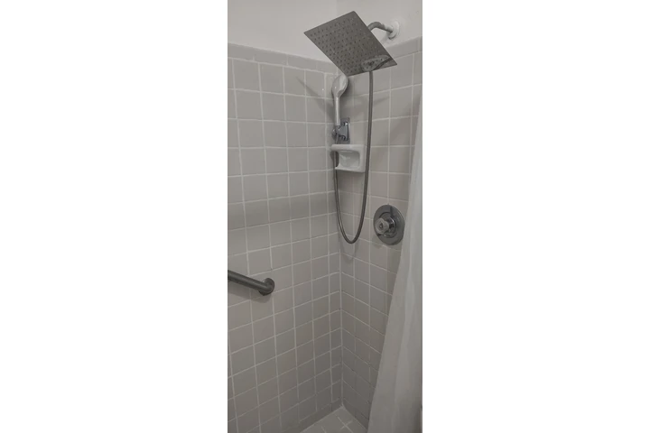 $1000 : Alquilo anexo persona sola image 4