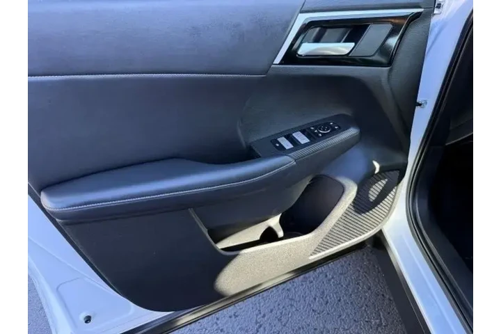 $24533 : Mitsubishi Outlander 2023 AW image 10