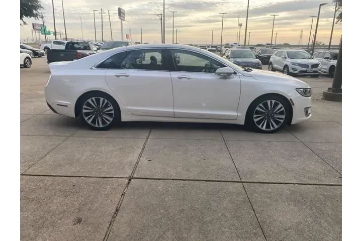 $17980 : Lincoln MKZ 2019 Reserve II image 7