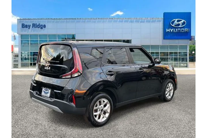 $12600 : Kia Soul 2023 LX 4dr Crossov image 4