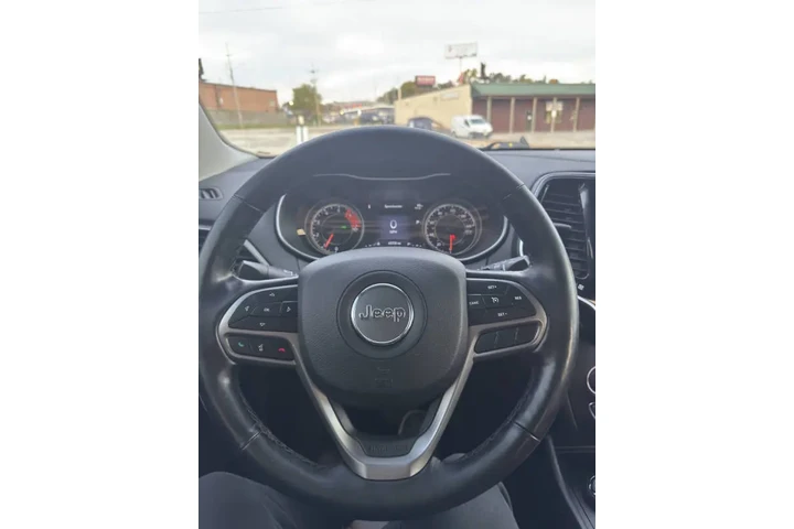 $17950 : 2020 Cherokee Limited image 10