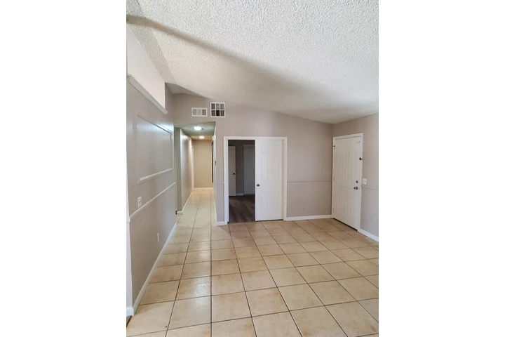 $1975 : Casa en Victorville, Ca. image 4